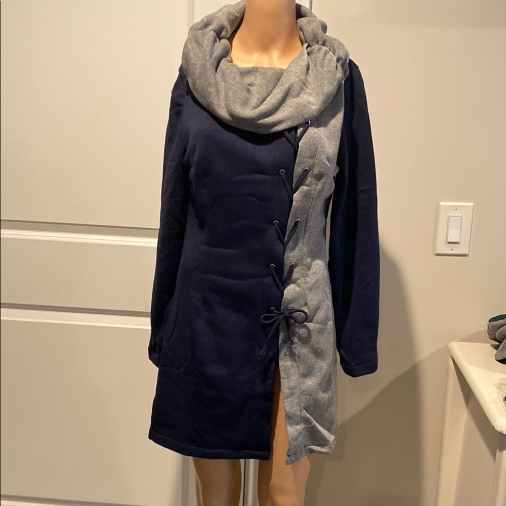 MISSLOOK Navy and Gray Tunic Top